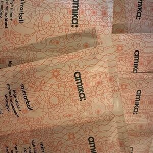 Amika shampoo and conditioner mirrorball travel‎ packs